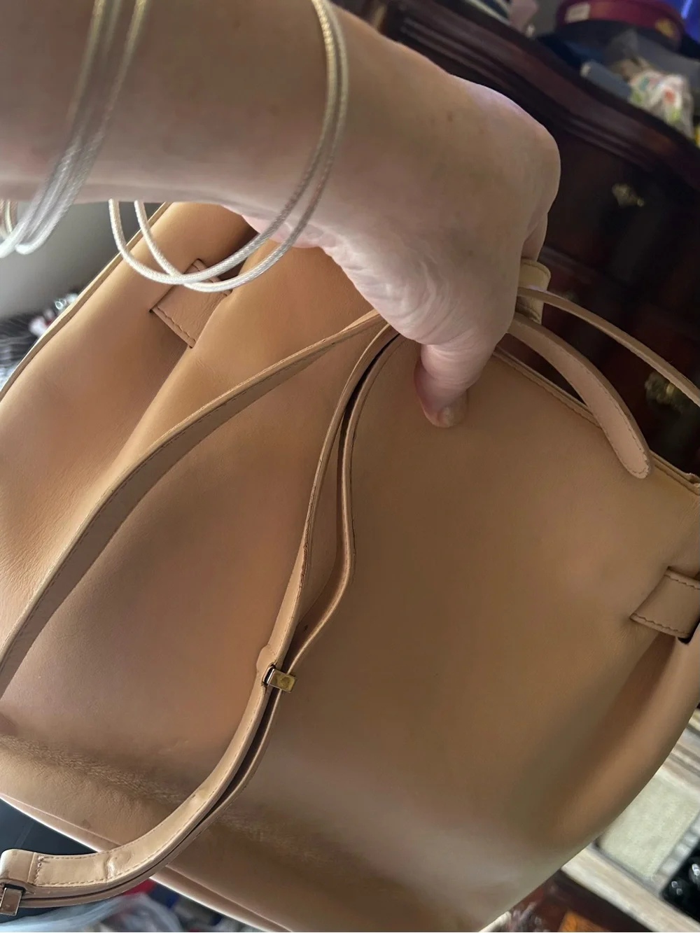 Cuyana Tan Leather Magnetic close  Hobo  shoulder/crossbody bag.